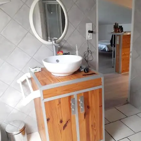 Appartement D'Une Chambre A Saint Pee Sur Nivelle Avec Magnifique Vue Sur La Montagne Jardin Clos Et Wifi Apartment